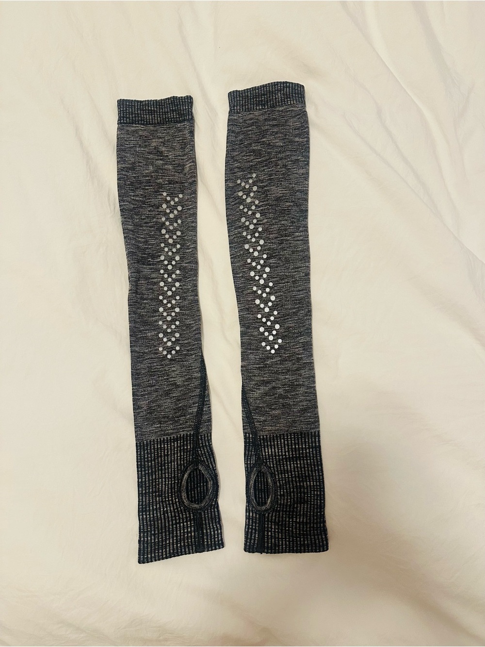 Lululemon - arm warmers - women